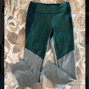 Outdoor Voices 7/8 tri-tone legging